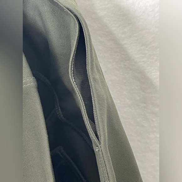 Athleta Delancy Street Tight Olive Green Size ST Small Tall - Picture 8 of 9